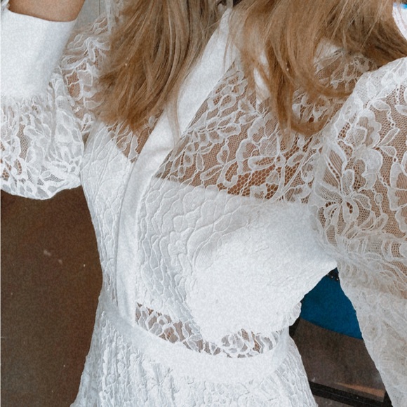 Off white lace collared tiered midi dress - Picture 4 of 6